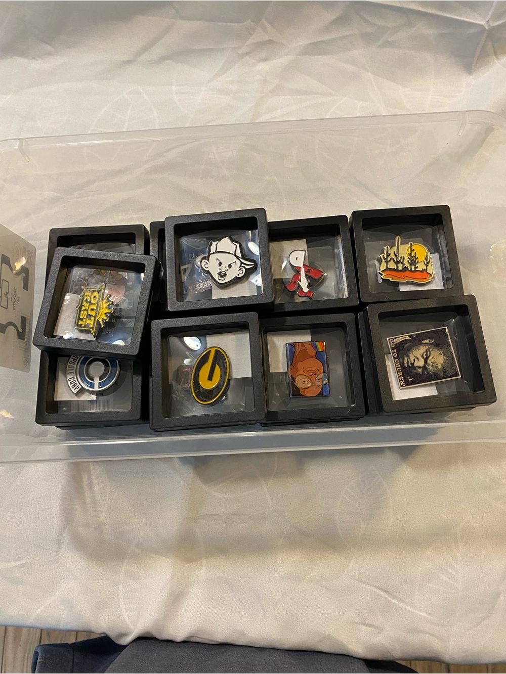 22 Pins